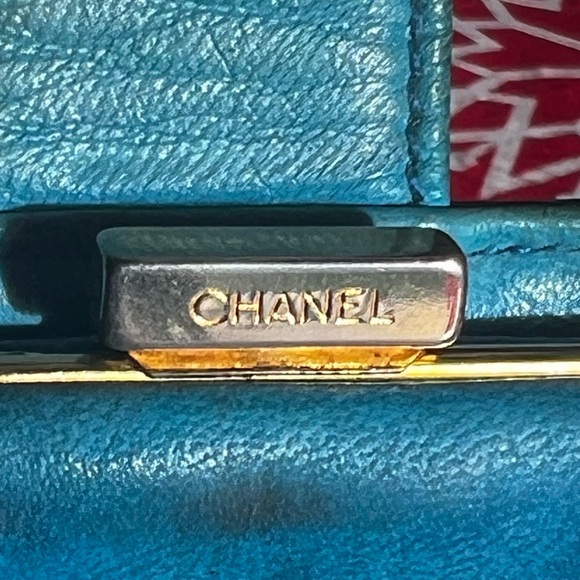 CHANEL CAVIAR LONG KISS LOCK WALLET W/BOX - Picture 8 of 11